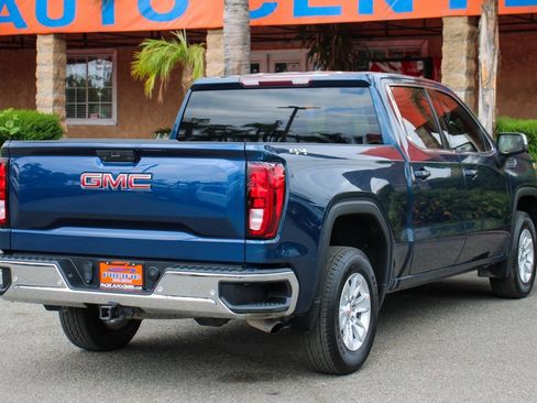 Used 2021 GMC Sierra 1500 SLE w/ Driver Alert Package I image 9