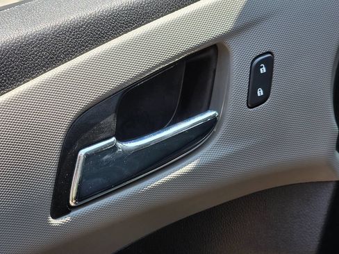 Used 2014 Chevrolet Sonic LT FWD image 27