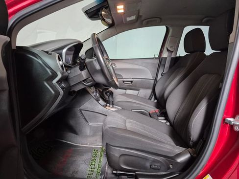 Used 2018 Chevrolet Sonic LT w/ Convenience Package FWD image 14