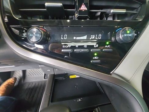 Used 2024 Toyota Camry XSE w/ Navigation Package FWD image 17