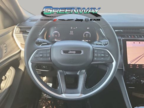 New 2025 Jeep Grand Cherokee Limited RWD image 29