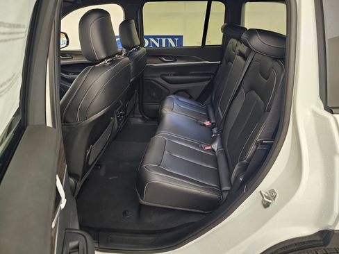 New 2025 Jeep Grand Cherokee Limited image 43