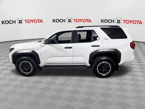 Used 2025 Toyota 4Runner TRD Off-Road Premium w/ Tow Technology Package AWD/4WD image 4