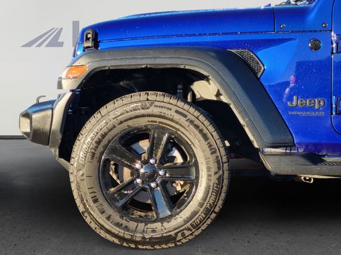 Used 2020 Jeep Wrangler Unlimited Sport image 9