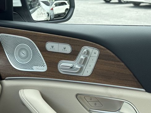 New 2026 Mercedes-Benz GLS 450 4MATIC image 36