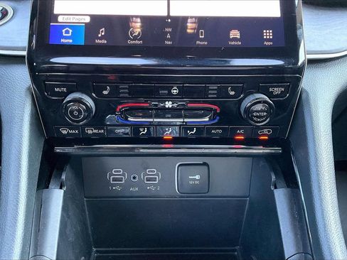 Certified 2023 Jeep Grand Cherokee L Limited AWD/4WD image 19