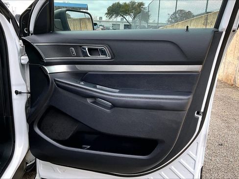 Used 2019 Ford Explorer XLT w/ Equipment Group 201A image 20