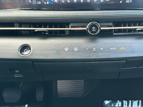 Used 2024 Nissan Ariya AWD image 36