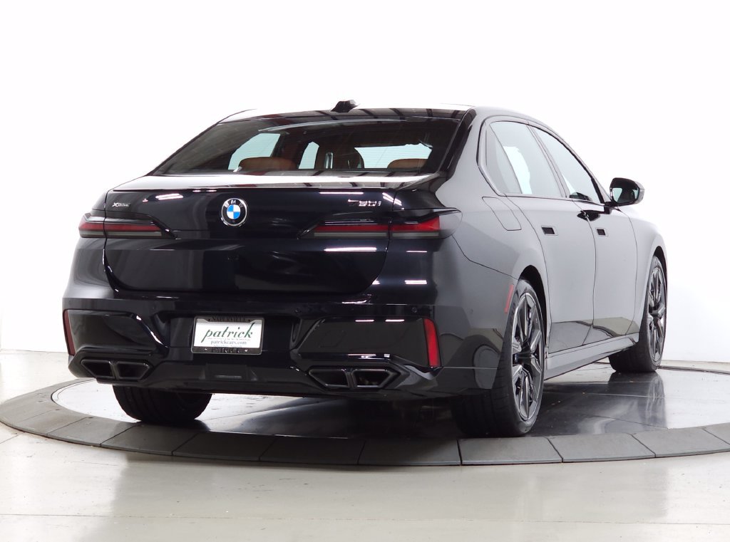 Used 2023 BMW 760i xDrive AWD/4WD image 8