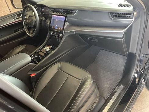 Used 2022 Jeep Grand Cherokee Overland RWD image 18