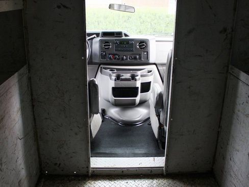 Used 2014 Ford E-350 and Econoline 350 Super Duty w/ Power Windows & Locks Group RWD image 12