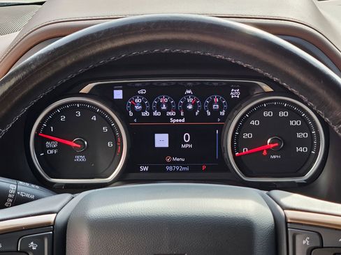 Used 2021 Chevrolet Suburban High Country image 16