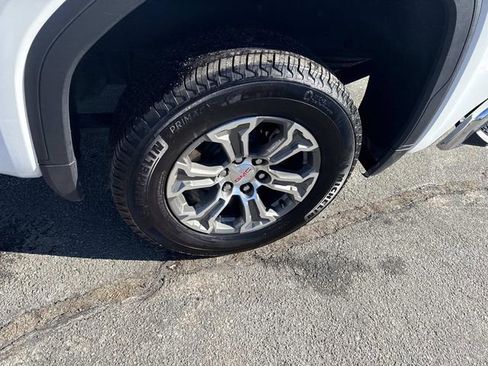 Used 2025 GMC Sierra 1500 SLT image 14