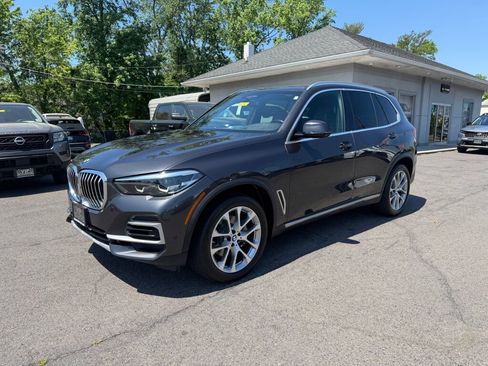 Used 2022 BMW X5 xDrive40i AWD/4WD image 3