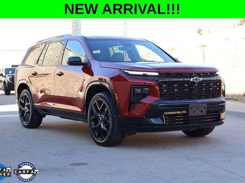 Used 2024 Chevrolet Traverse RS FWD image 1