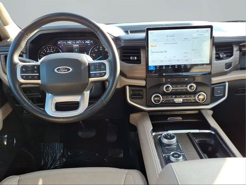 Used 2024 Ford Expedition Max Limited image 4