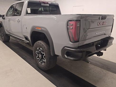 Used 2024 GMC Sierra 2500 AT4X AWD/4WD image 4