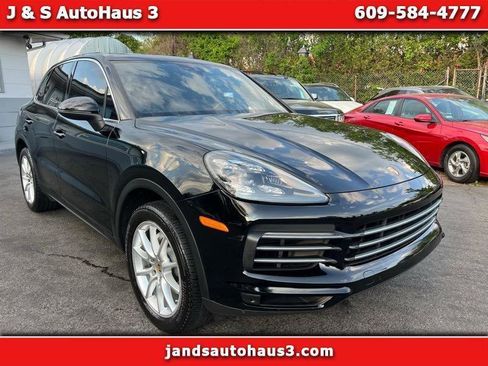 Used 2020 Porsche Cayenne AWD/4WD image 1