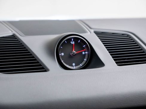 Certified 2023 Porsche Cayenne image 30