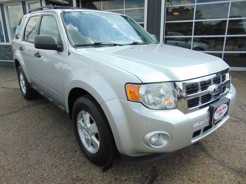 Used 2011 Ford Escape XLT AWD/4WD image 6