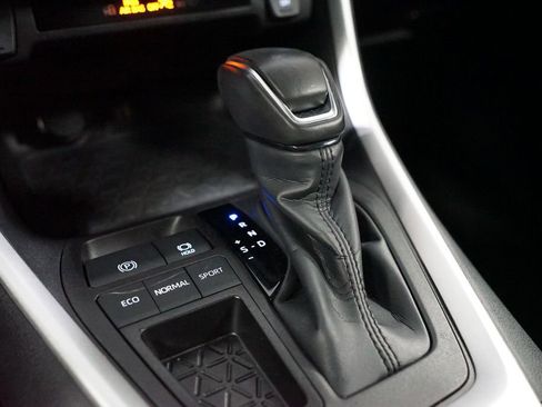 Certified 2024 Toyota RAV4 XLE Premium image 21