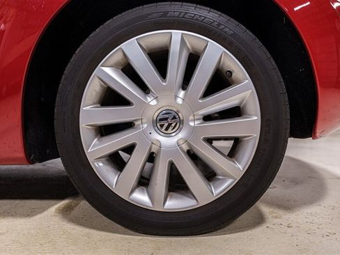 Used 2008 Volkswagen Beetle SE FWD image 7