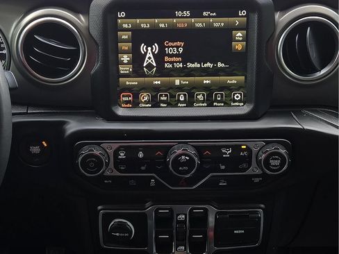Used 2023 Jeep Wrangler Unlimited Rubicon 4xe w/ Cold Weather Group AWD/4WD image 13