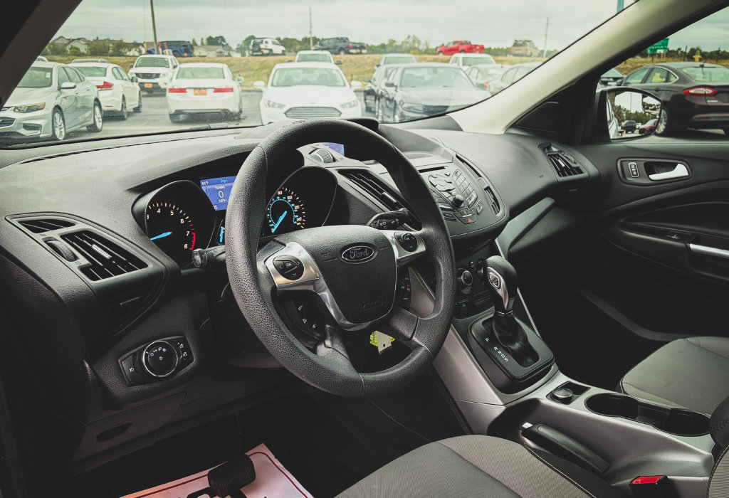 Used 2014 Ford Escape SE FWD image 2