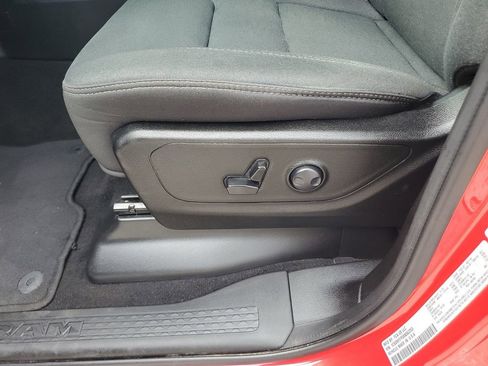 Used 2025 RAM 1500 Big Horn AWD/4WD image 15