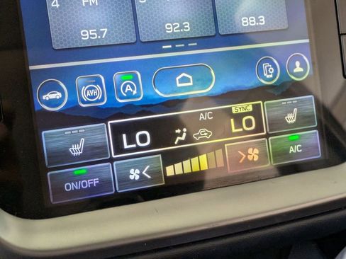 Used 2025 Subaru Outback Premium image 17