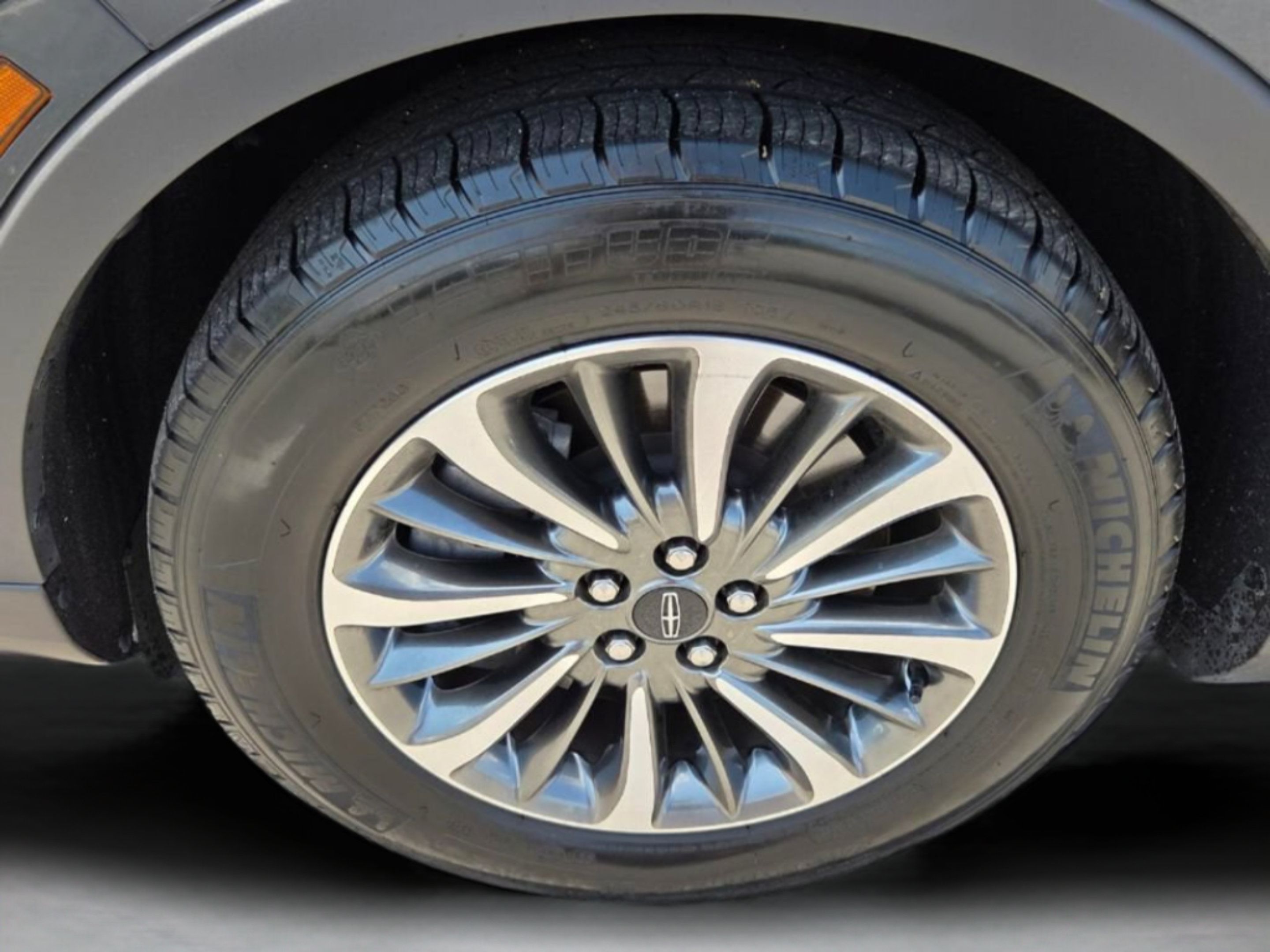 Used 2023 Lincoln Nautilus AWD w/ Premium Package image 9