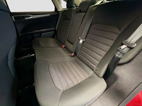 Used 2020 Ford Fusion SE image 15