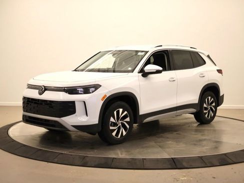 New 2026 Volkswagen Tiguan S image 7