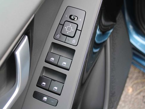 New 2025 Kia Niro EX image 19