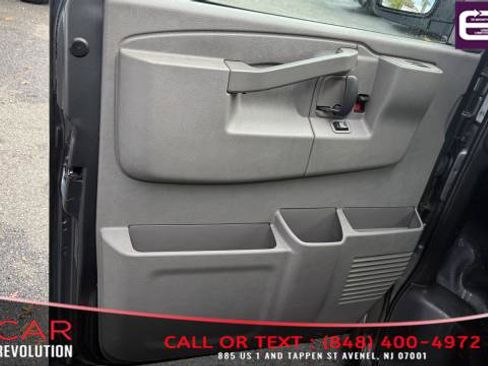 Used 2017 Chevrolet Express 2500 image 34