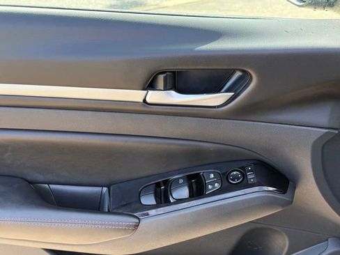 Used 2024 Nissan Altima 2.5 SR image 15