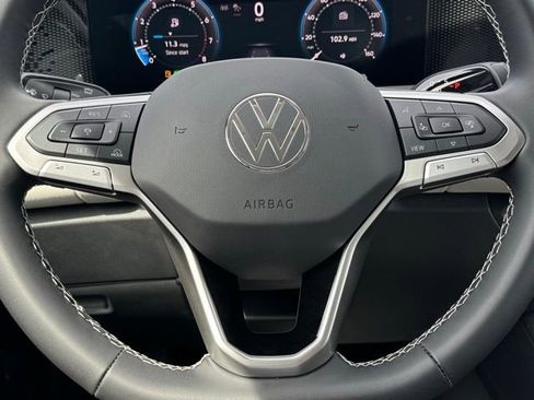 New 2025 Volkswagen Tiguan SE AWD/4WD image 36