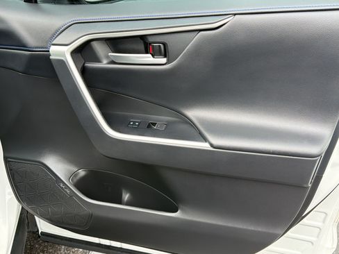Used 2023 Toyota RAV4 XSE AWD/4WD image 33