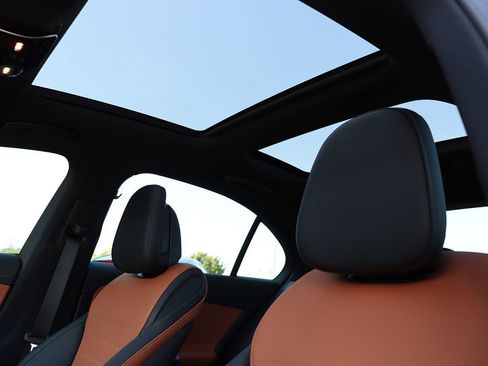 Used 2025 Mercedes-Benz C 300 Sedan image 14