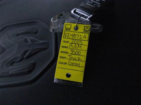Used 2025 RAM 3500 Laramie AWD/4WD image 25