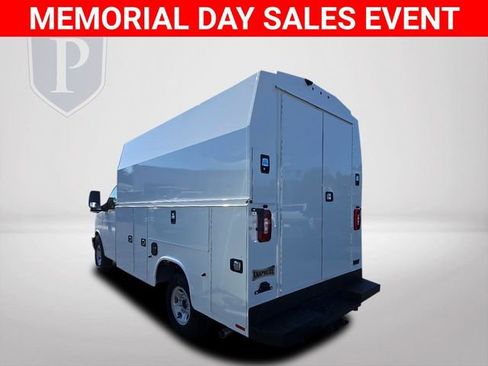 New 2025 Chevrolet Express 3500 w/ Power Convenience Package RWD image 9