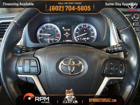 Used 2017 Toyota Highlander XLE w/ Carpet Mat Package FWD image 13