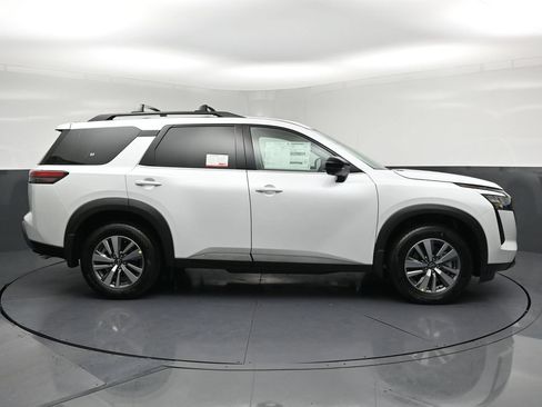 New 2026 Nissan Pathfinder SL AWD/4WD image 29