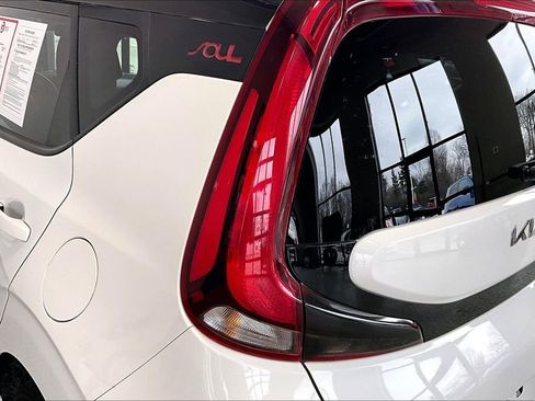 Used 2022 Kia Soul LX image 31