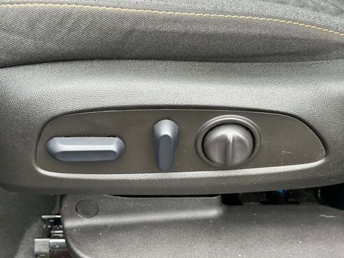 Certified 2023 Chevrolet Equinox LT FWD image 23