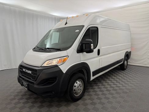 Used 2023 RAM ProMaster 2500 FWD image 2