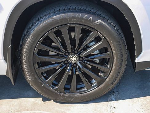 Certified 2024 Toyota Highlander XSE image 11