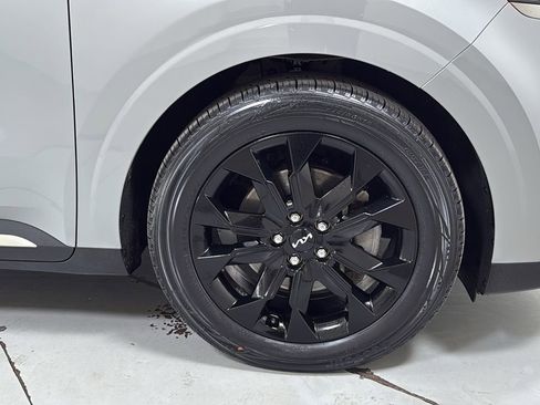 Used 2024 Kia Carnival SX image 22