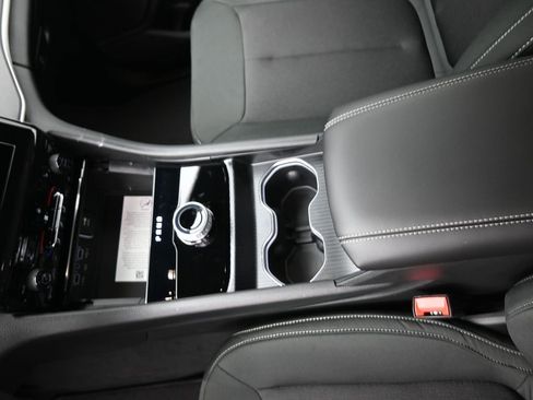 New 2026 Jeep Grand Cherokee L Laredo image 9