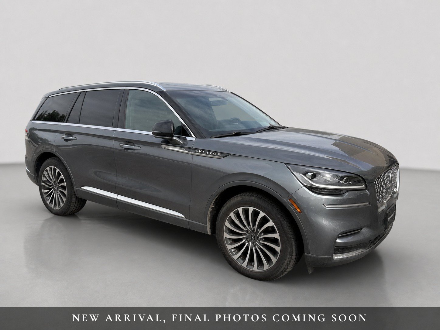 Used 2023 Lincoln Aviator Reserve w/ Elements Package Plus RWD image 2